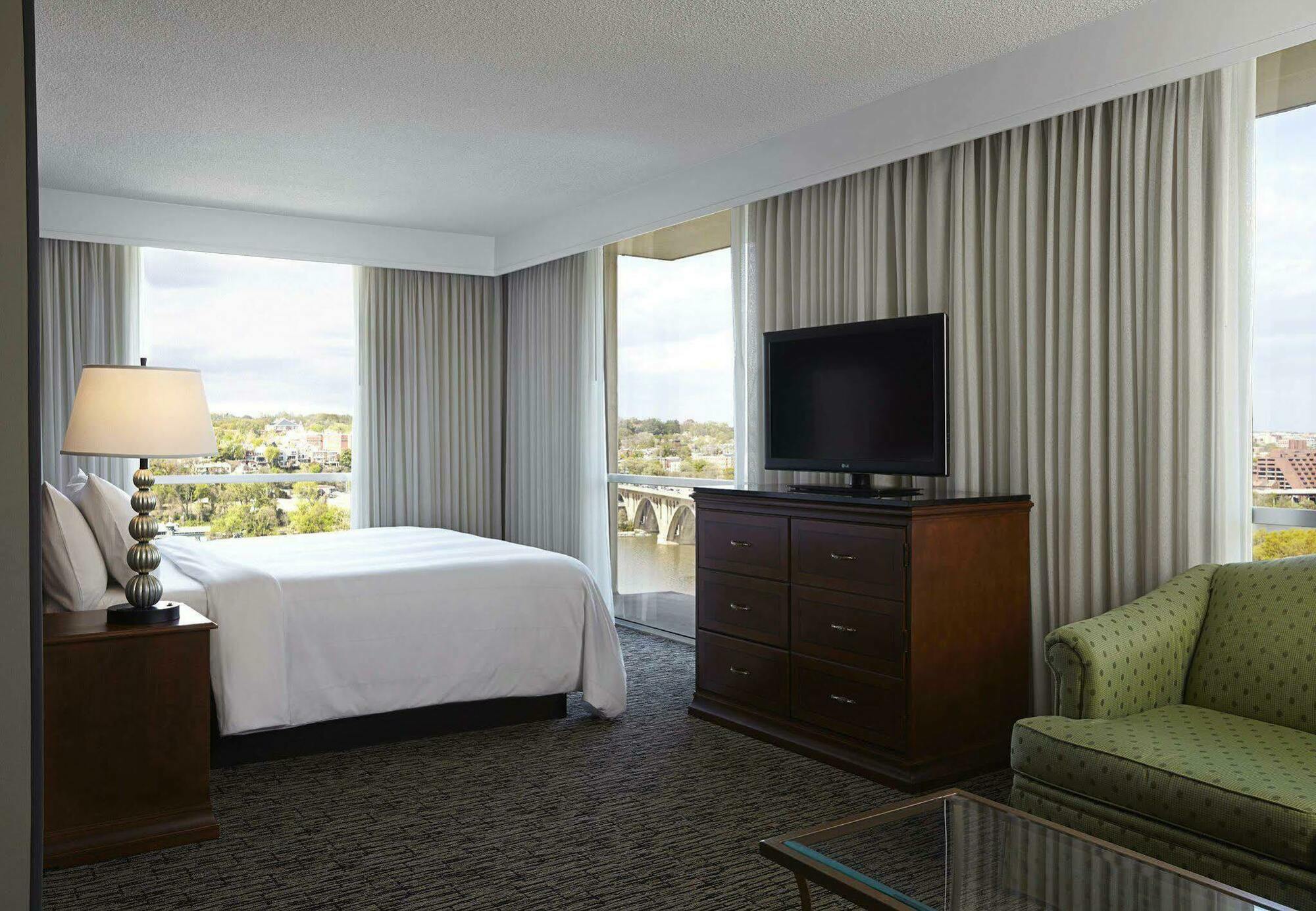 Hotel Key Bridge Marriott